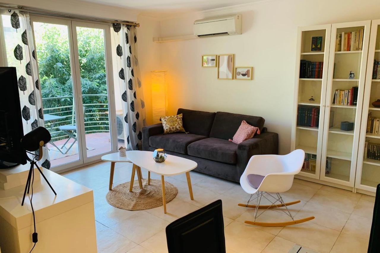 Appartamento Robert Soleau Bright Design Flat Center Of Antibes Esterno foto