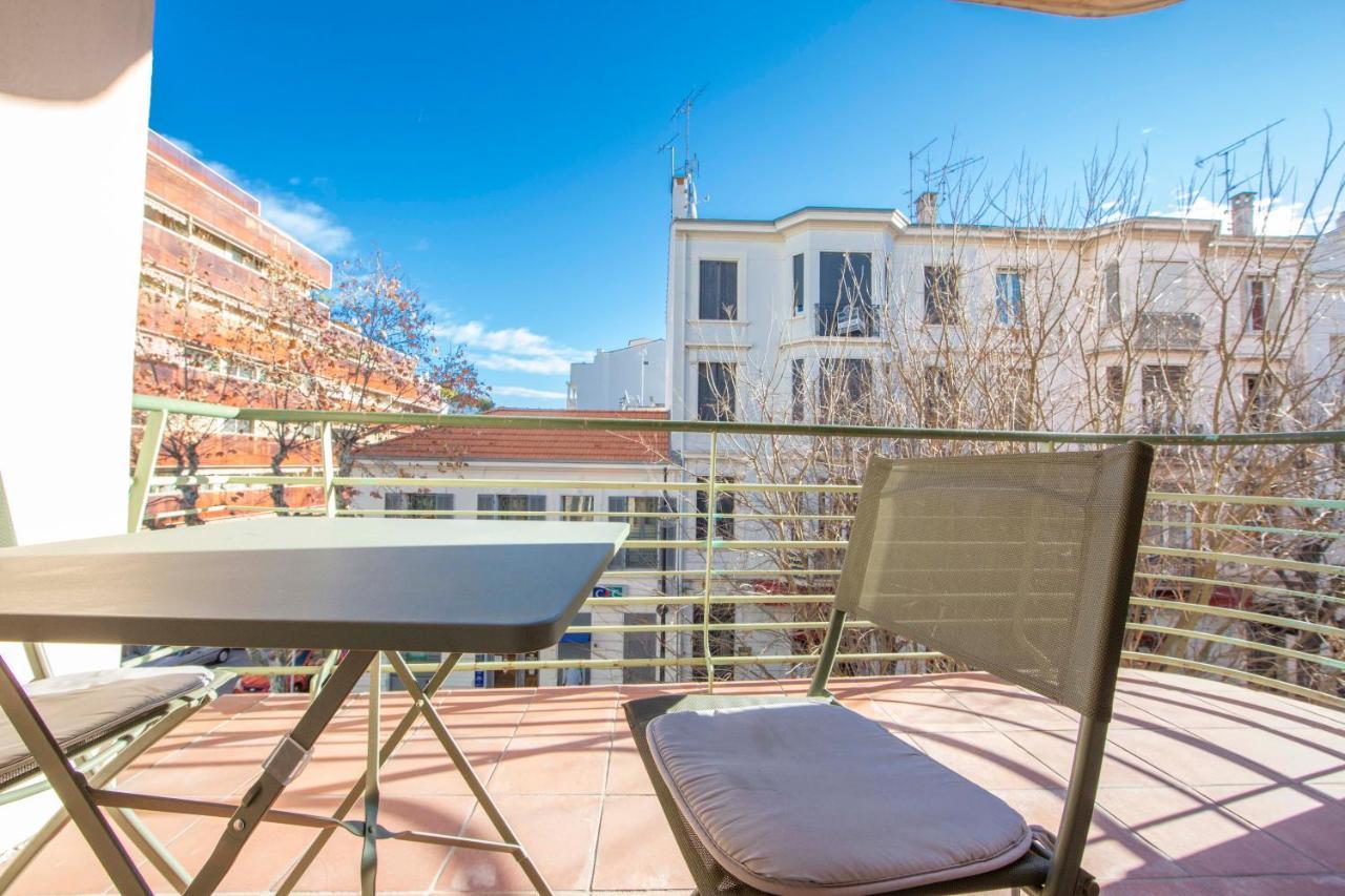 Appartamento Bnb Renting Bright Design Flat Center Of Antibes Esterno foto