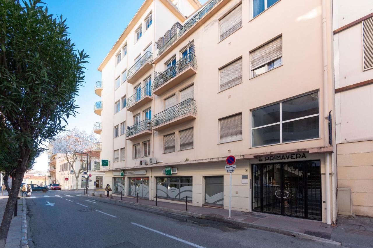 Appartamento Robert Soleau Bright Design Flat Center Of Antibes Esterno foto