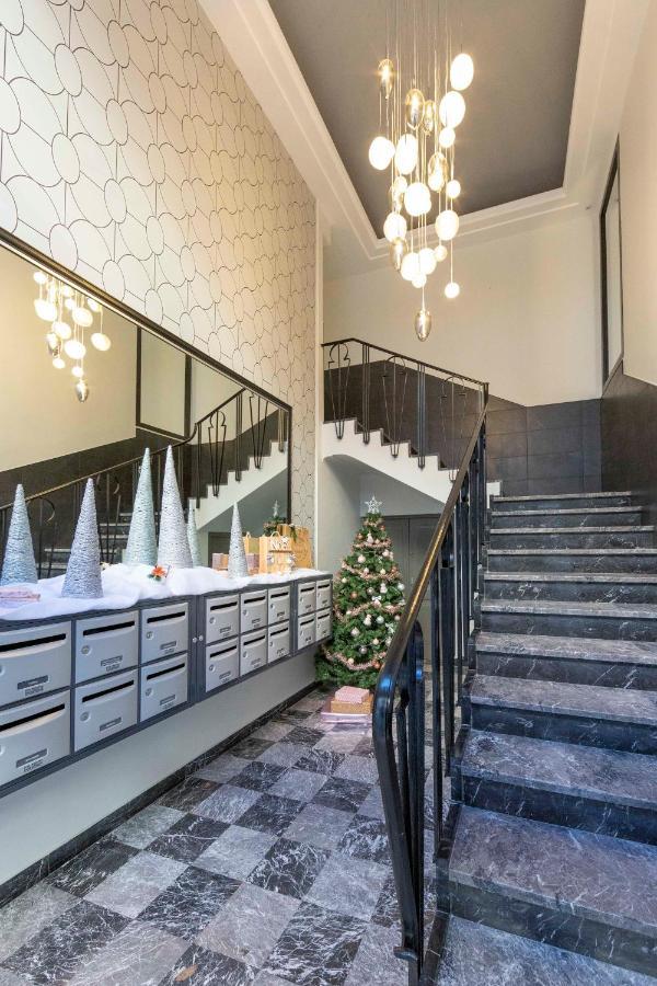 Appartamento Robert Soleau Bright Design Flat Center Of Antibes Esterno foto