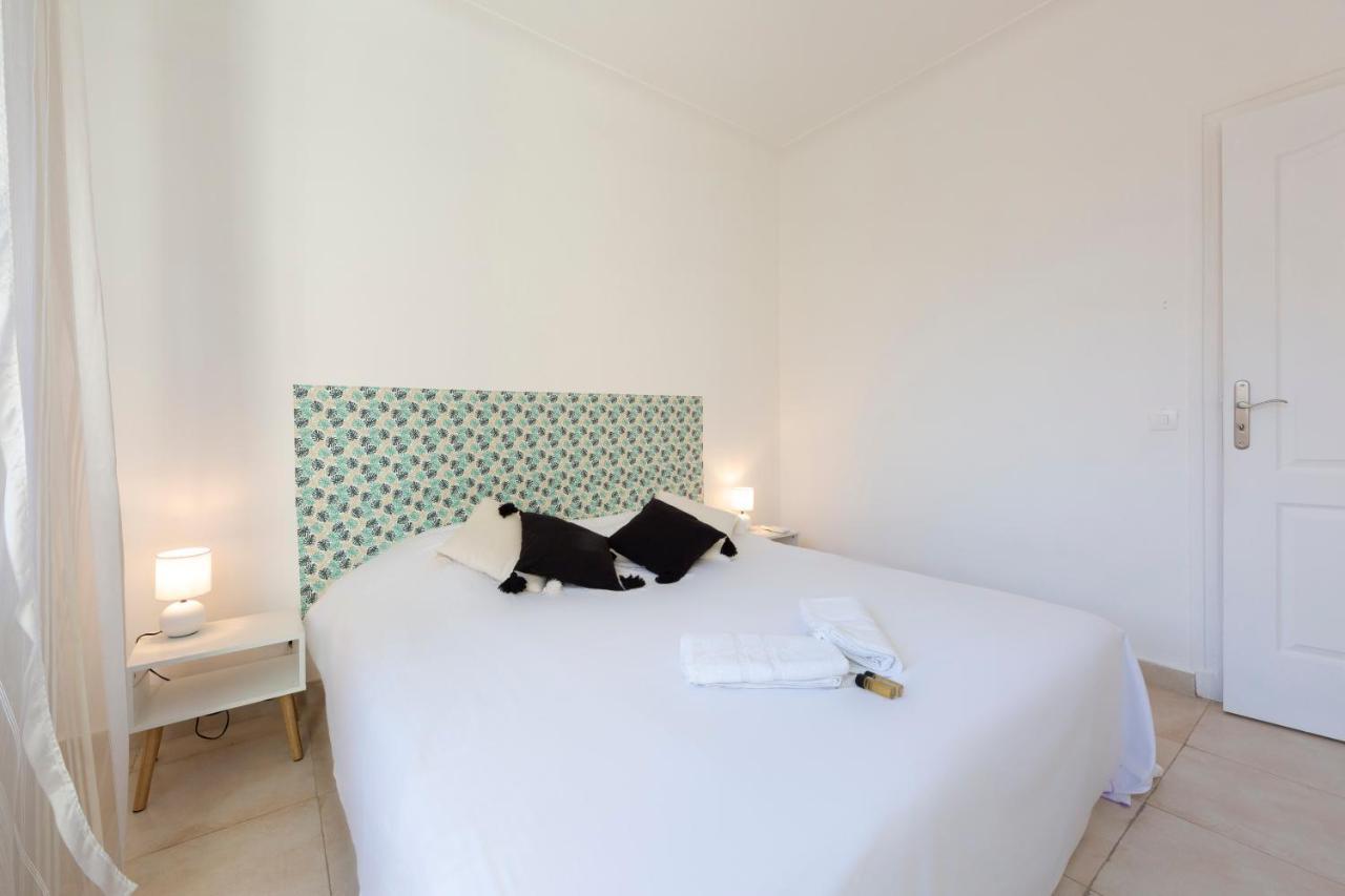 Appartamento Robert Soleau Bright Design Flat Center Of Antibes Esterno foto
